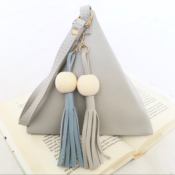 Handbags - 🆕 Gray Triangle Tassel Bead Clutch Wristlet Purse